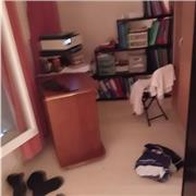 Je donne des cours de sciences humaines,  d’arabe, d’anglais,  je suis pharmacien,  j’ai un DESS, un DEA et un doctorat.